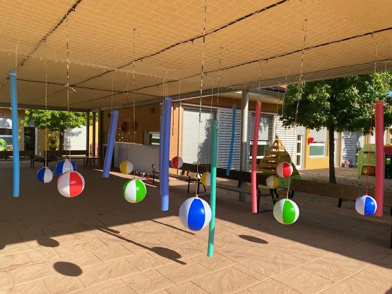 Escuela Infantil Cinco Lobitos - Madrid