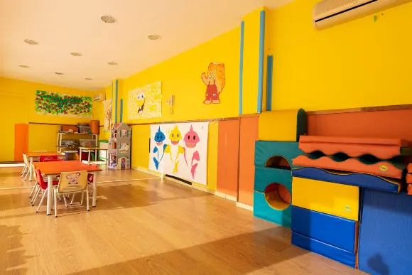 L'Escoleta | Colegio con método Montessori de 0 a 3 años