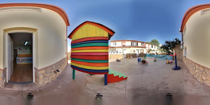 Centro Concertado de Educación Infantil las Nubes - Guardería en Huetor Vega - foto 2