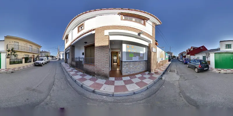 Centro Infantil BAÚL DE ILUSIONES - Guardería en Cullar Vega - foto 2