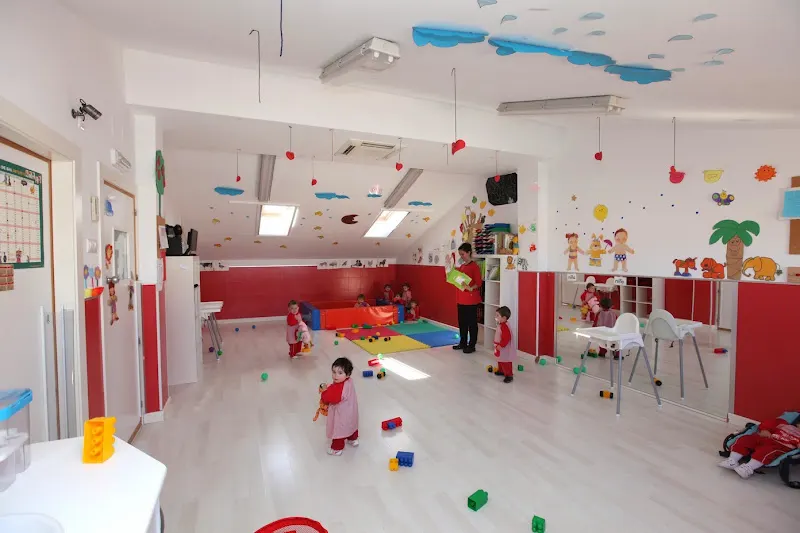 Centro de Educación Infantil Arco Iris - Guardería en Jaén - foto 2