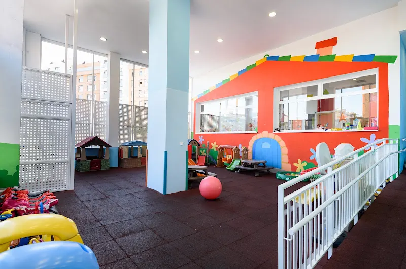Escuela Infantil Bilingüe Miniclub - Guardería en Madrid - foto 2