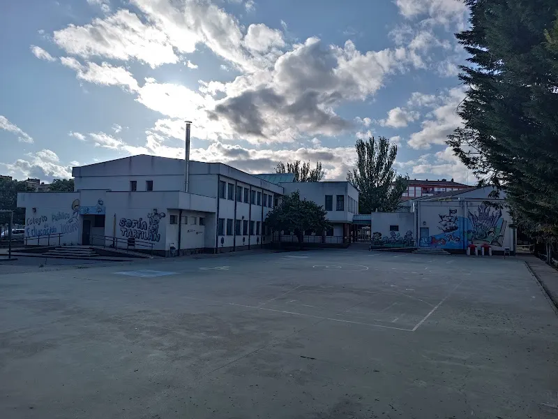 CEIP SOFIA TARTILAN (Edificio de Educación Infantil) - Colegio público en Palencia - foto 2