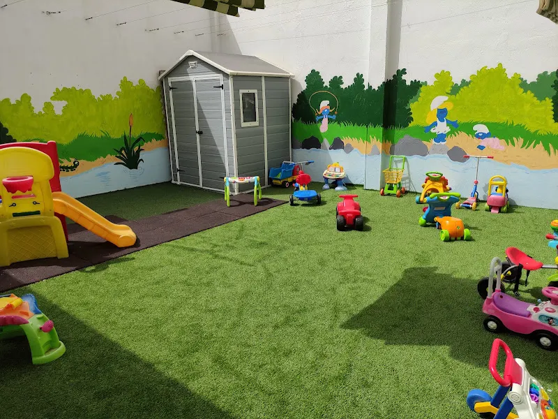 Centro de Educación Infantil la Aldea de los Pitufos - Alcalá de Guadaíra