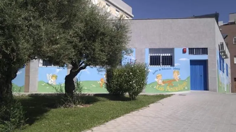 Centro de Educación Infantil los Angelitos - Guardería en San Juan de Aznalfarache - foto 2