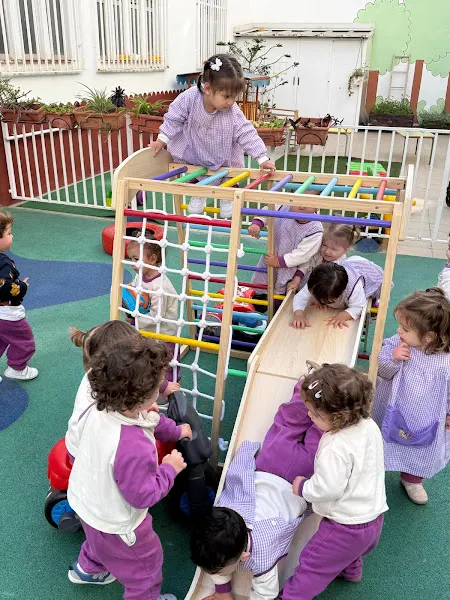 Escuela Infantil Colorins