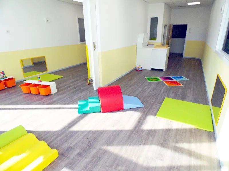 Escuela infantil TXIKIS. Tu haurreskola y guardería asistencial en Deusto ( Bilbao ), frente al IMQ - Bilbao