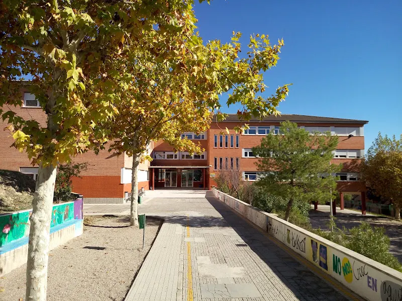 IES Andreu Sempere - Instituto de secundaria en Alcoy - foto 2
