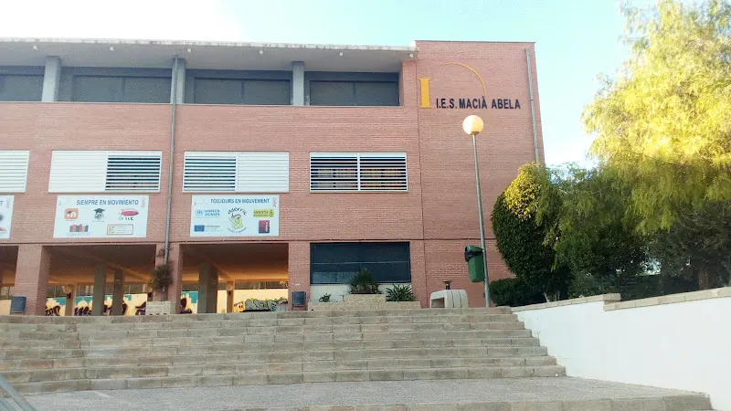 IES Macià Abela - Instituto de secundaria en Crevillent - foto 2