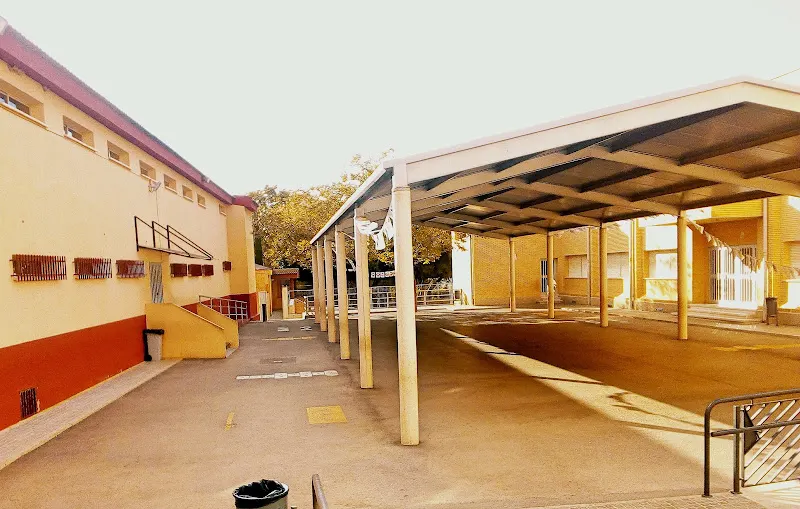 Colegio Público Miguel Hernández - Colegio público en Crevillent - foto 2