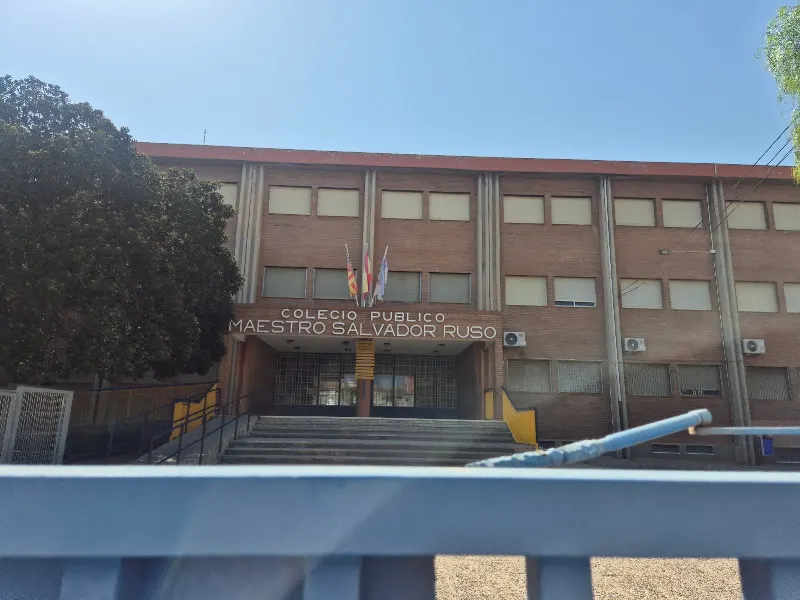 CEIP Maestro Salvador Ruso - Colegio público en Torrevieja - foto 2