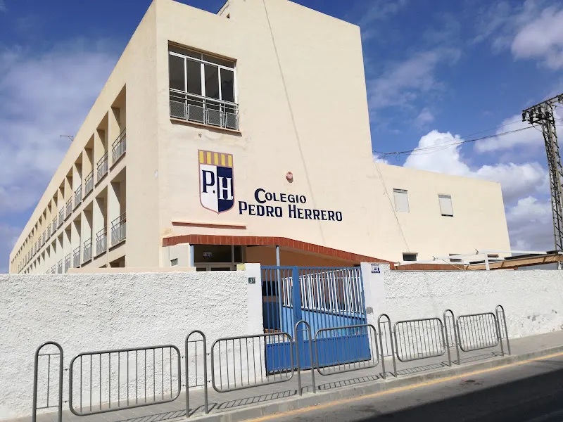 Centro Privado de Enseñanza Médico Pedro Herrero - Colegio privado en Alicante - foto 2
