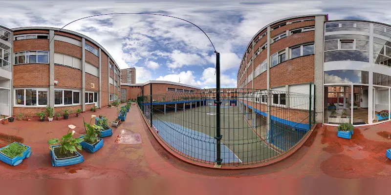 Colegio Juan Pablo II-San Miguel - Colegio concertado en Gijón - foto 2