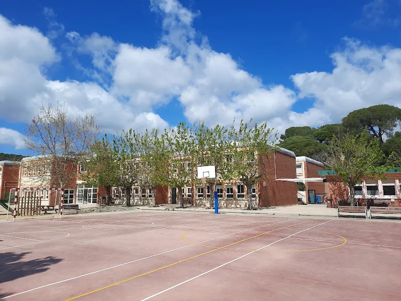 Escuela Misericòrdia - Colegio público en Canet de Mar - foto 2
