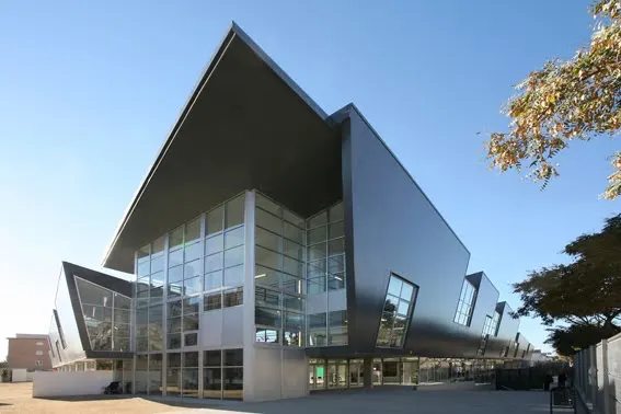 Escola Lluís Vives - Colegio público en Hospitalet de Llobregat (L) - foto 2