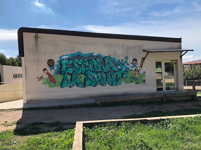 Escuela La Salut - Colegio público en Collbato - foto 2