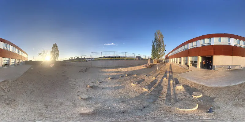 Escuela Camins - Colegio público en Franqueses del Valles (Les) - foto 2