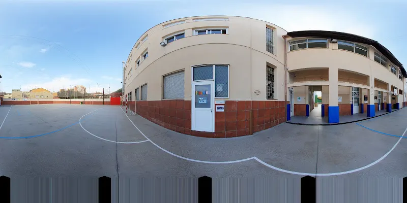 Escuela Mare de Déu de Montserrat - Escuela de enseñanza general en Rubí - foto 2