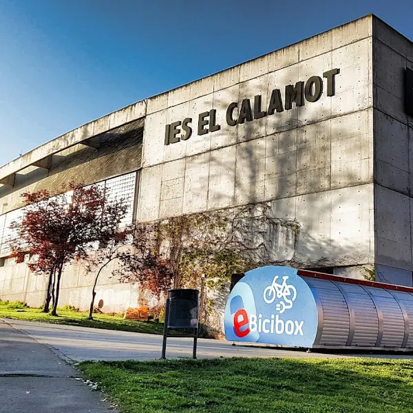 IES El Calamot - Instituto de secundaria en Hospitalet de Llobregat (L) - foto 2