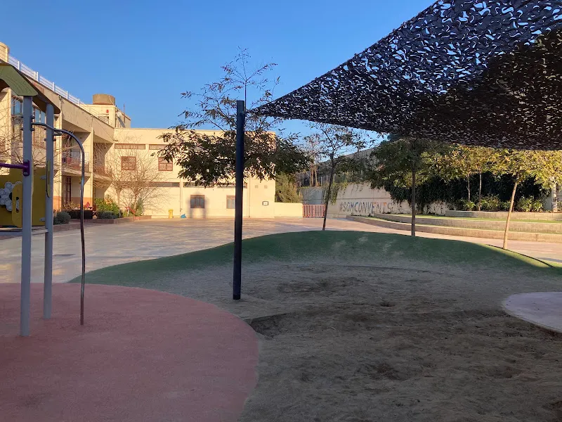 Escuela Els Convents - Colegio público en Martorell - foto 2