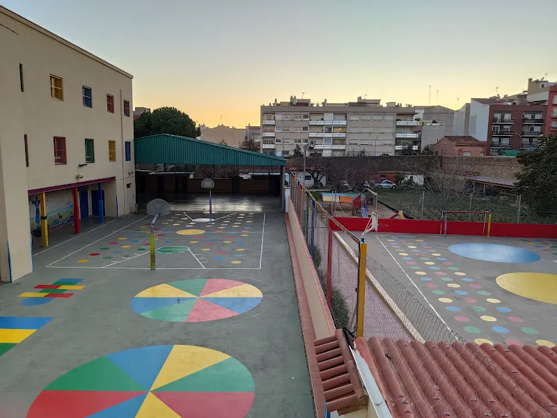 Col·legi Mare de Déu de Lourdes - Escuela católica en Mataró - foto 3