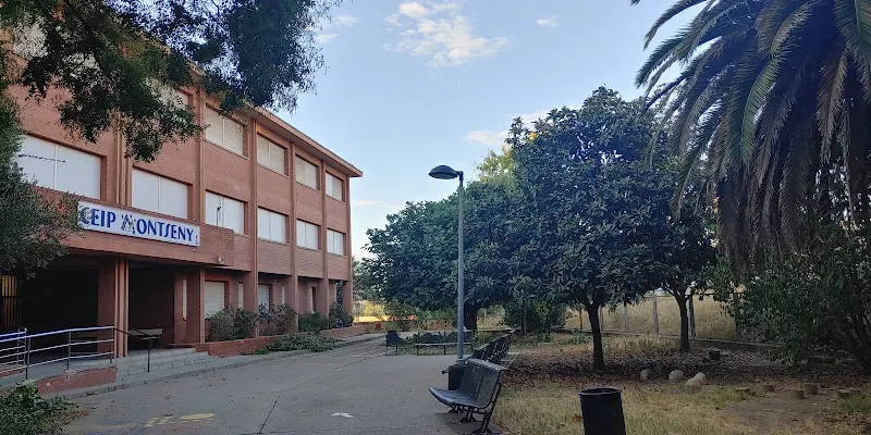 Escuela Montseny - Colegio público en Santa Coloma de Gramenet - foto 2