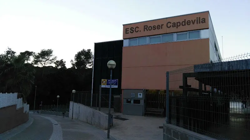 Escola Roser Capdevila - Colegio público en Polinya - foto 2