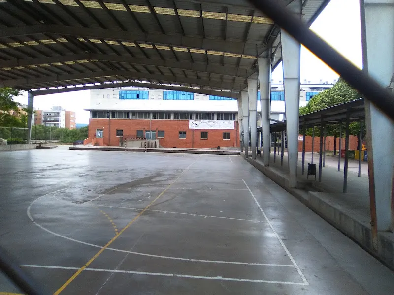 Escuela Tiana de la Riba - Colegio público en Ripollet - foto 3