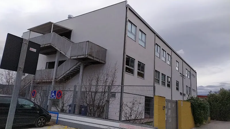 Escuela El Martinet - Colegio público en Ripollet - foto 2