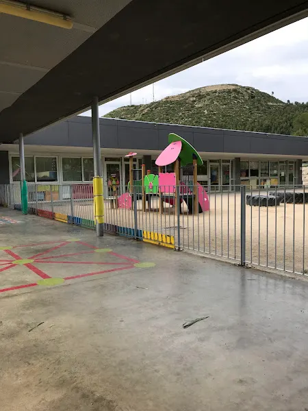 Escuela Puigsoler - Colegio público en Sant Vicenc de Castellet - foto 2