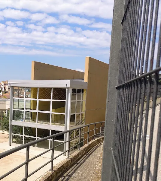 Escuela Sant Jordi - Colegio público en Sant Vicenc de Montalt - foto 2