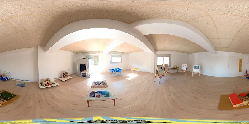 Escuela Sagrada Família - Colegio público en Santa Coloma de Gramenet - foto 3
