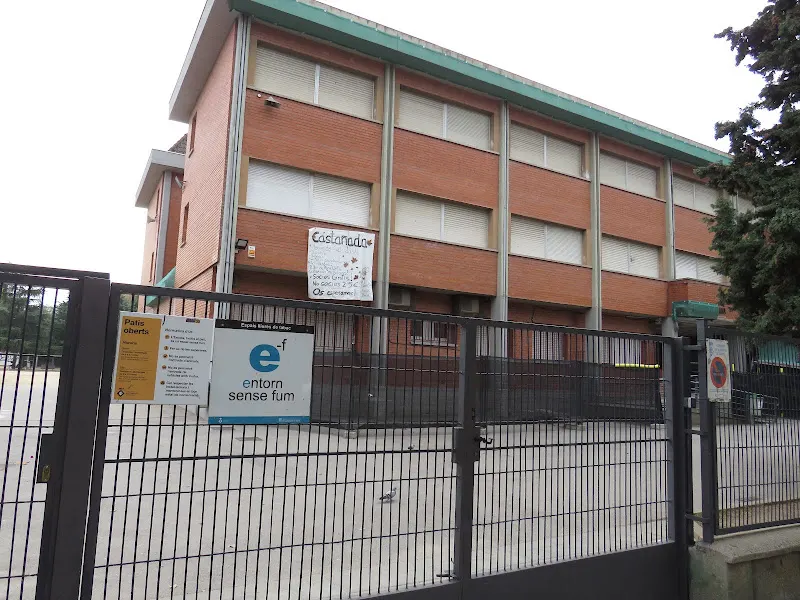 Escola Bernat de Mogoda - Colegio público en Santa Coloma de Gramenet - foto 2