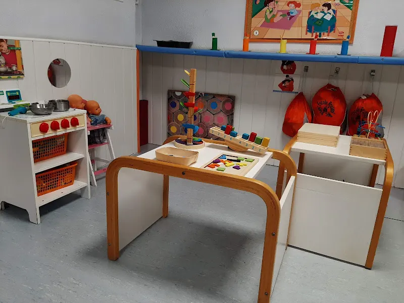 Escuela Roc Blanc (Terrassa) - Colegio público en Viladecavalls - foto 2