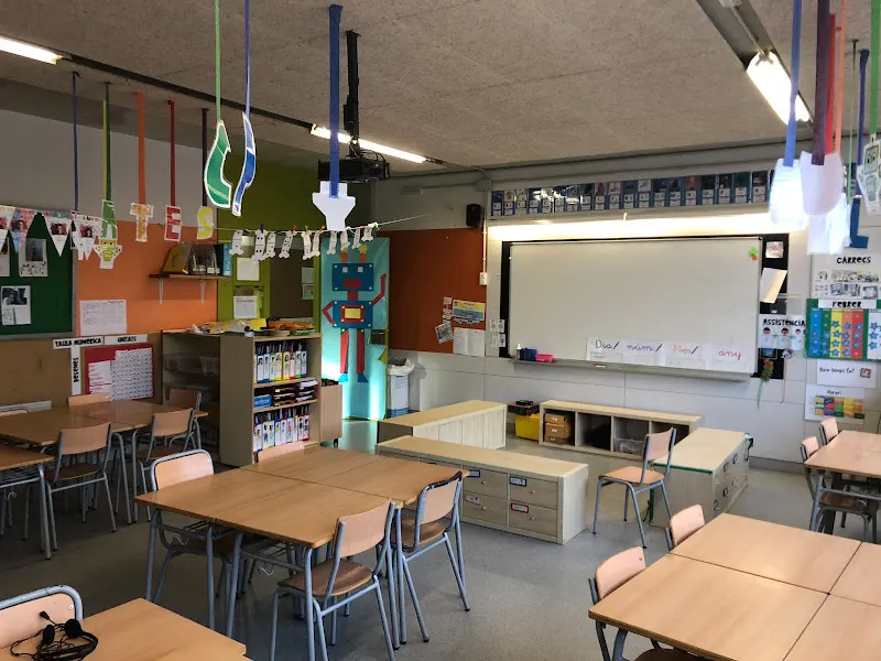 Escuela Trentapasses - Colegio público en Vilalba Sasserra - foto 2