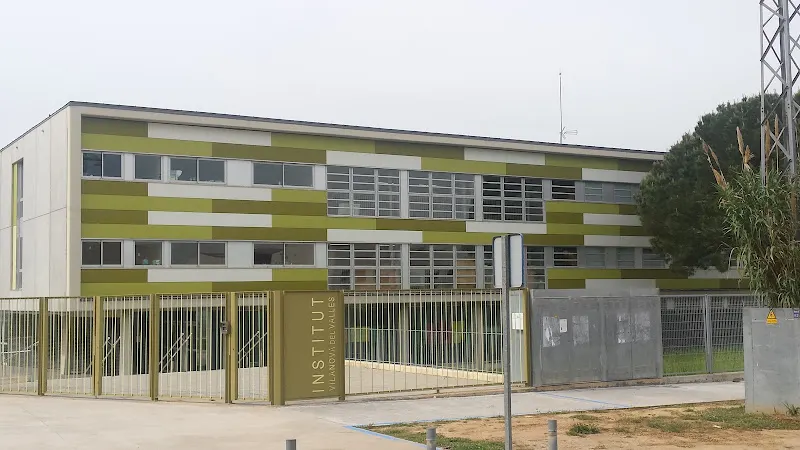 Instituto Público Vilanova del Vallès - Instituto de secundaria en Vilanova del Valles - foto 2