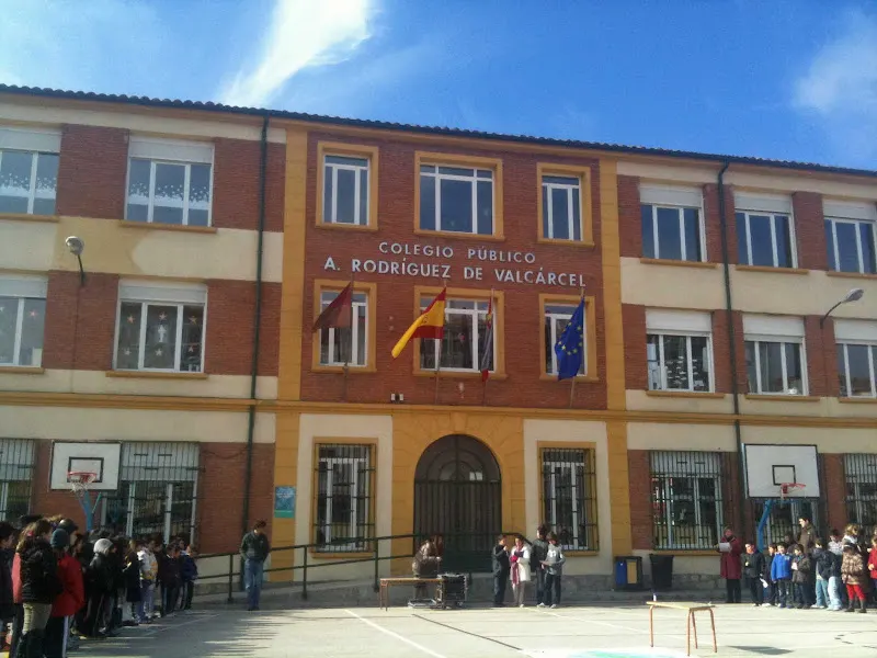 Colegio Público Las Candelas - Colegio público en Burgos - foto 2
