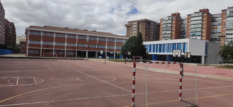 Colegio Público Antonio Machado - Colegio público en Burgos - foto 2