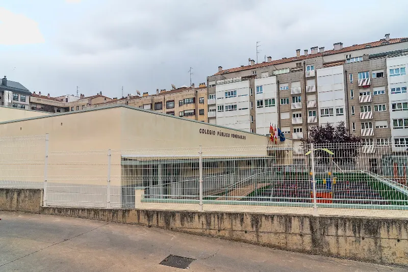 Colegio Público Venerables - Colegio público en Burgos - foto 2