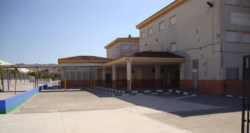 Colegio Público Don Luis Lamadrid - Colegio público en Barrios (Los) - foto 2