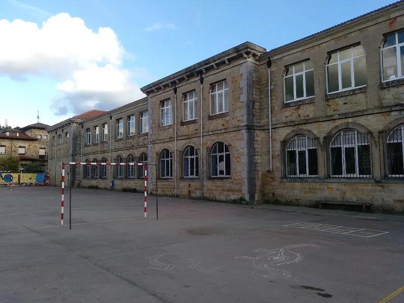 CEIP Miguel Primo de Rivera - Colegio público en Ampuero - foto 2