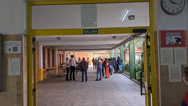 IES El Astillero - Centro escolar en Astillero (El) - foto 2