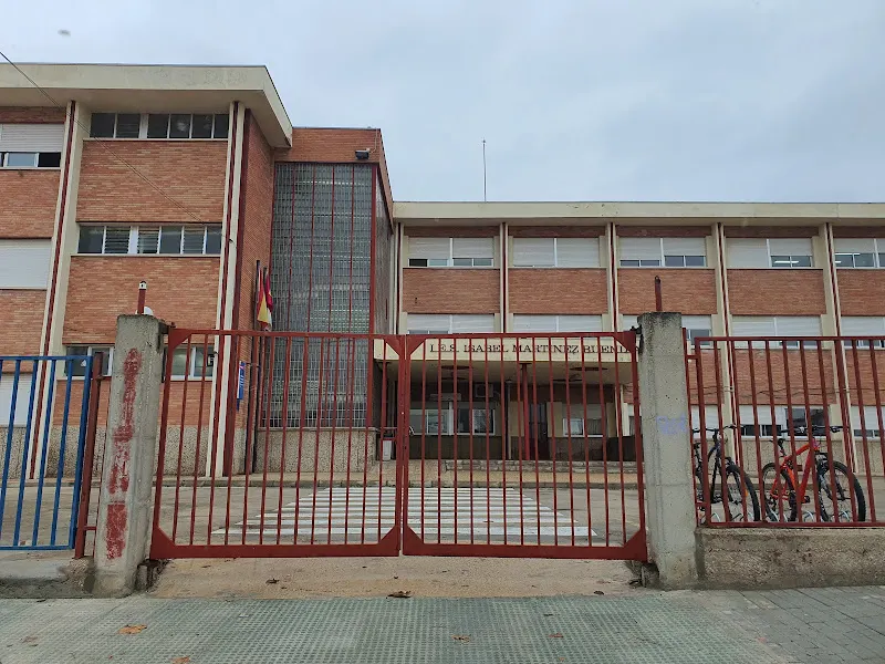 IES Isabel Martínez Buendía - Instituto de secundaria en Pedro Munoz - foto 2