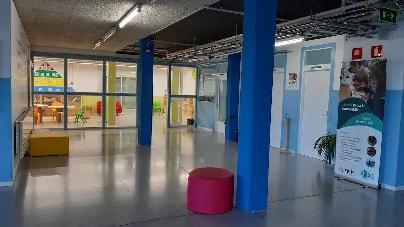 Escuela Pública Mossèn Joan Batlle - Centro educativo en Blanes - foto 2