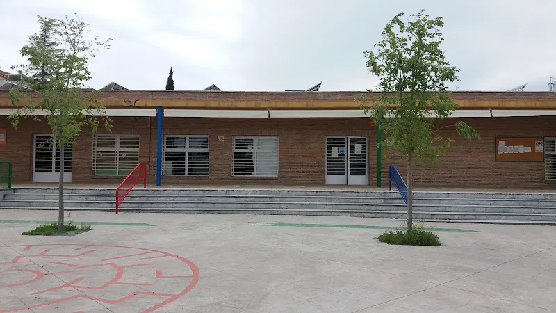 Colegio de Educación Infantil Arco Iris - Colegio público en Churriana de la Vega - foto 2