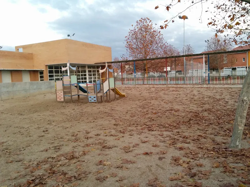Colegio Público Maestra Teodora - Colegio público en Marchamalo - foto 2