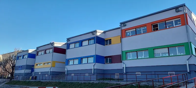Colegio Público Sasoeta Zumaburu - Colegio público en Lasarte-Oria - foto 3