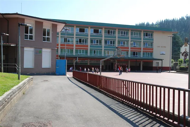 Luis Ezeiza - Colegio público en Eskoriatza - foto 2