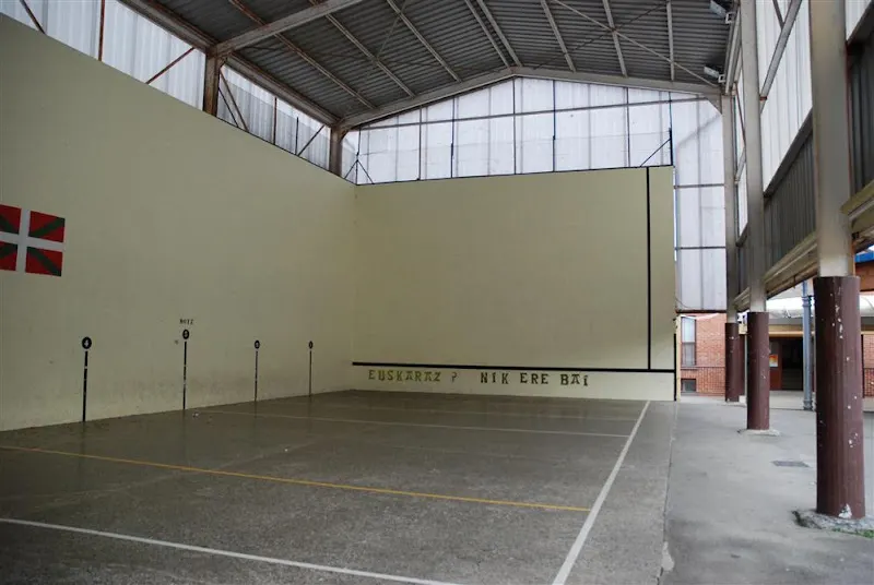 Landaberri Ikastola - Colegio público en Zubieta - foto 2