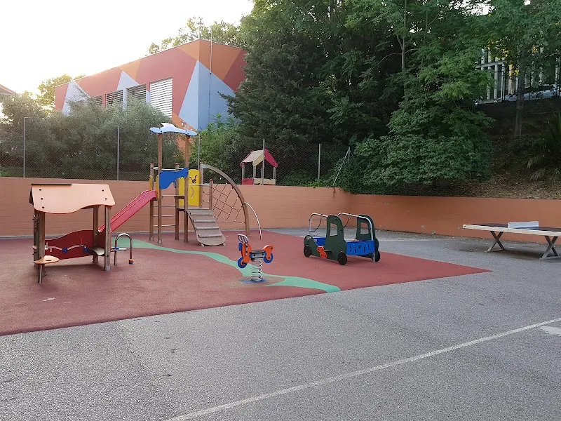 Instituto Escuela Pallaresa - Colegio público en Santa Coloma de Gramenet - foto 2